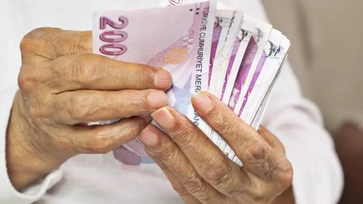 Emekliye Geri Ödeme Müjdesi! Geçmiş Tutarlar Hesaplanıp Yatırılacak - Ekonomi Haberleri